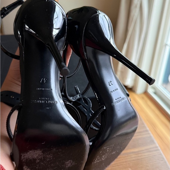 Saint Laurent Glossy Black Heels - Picture 5 of 5